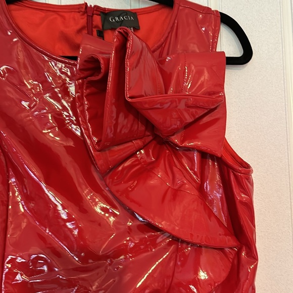NWT GRACIA FAUX LEATHER RED PEPLUM SLEEVELESS TOP LARGE - Picture 3 of 13